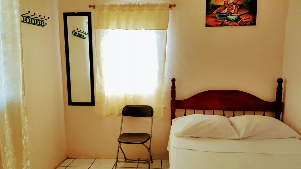 Sea Breeze Guest House Belize City Exterior foto