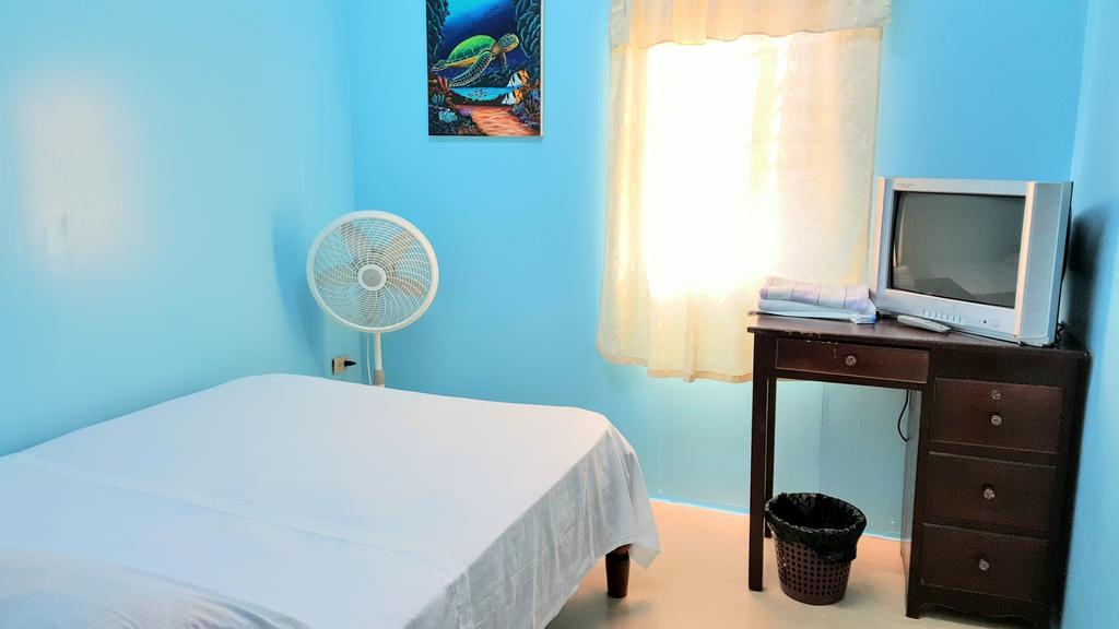 Sea Breeze Guest House Belize City Exterior foto