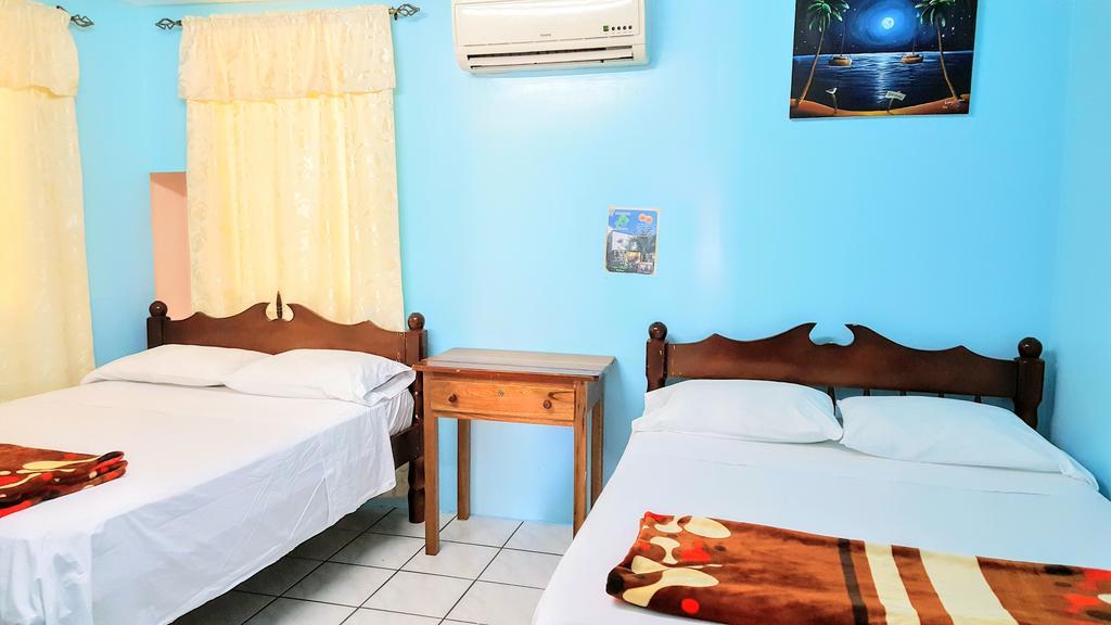 Sea Breeze Guest House Belize City Exterior foto